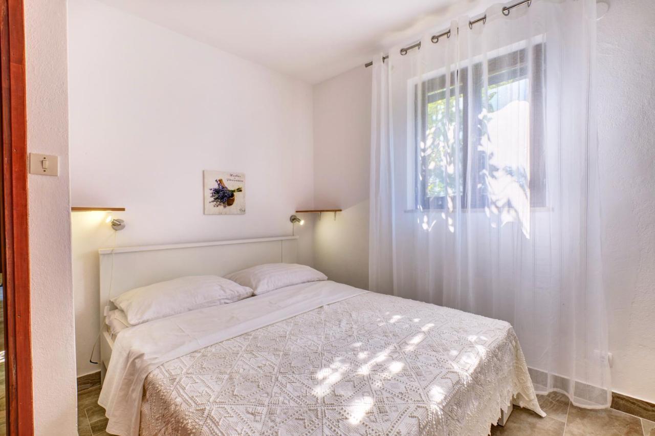 Eco Secluded Apartments Zabodarski Cunski Exterior photo