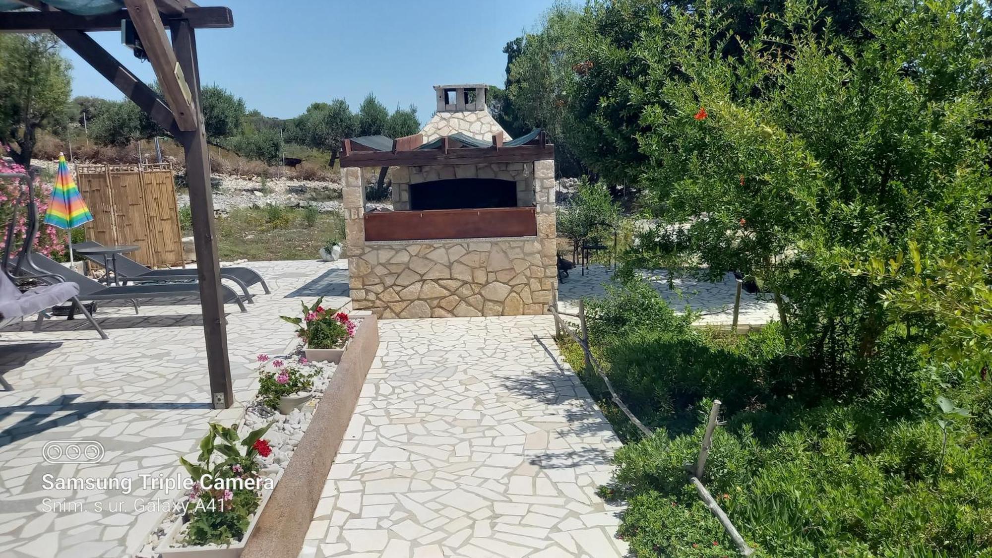 Eco Secluded Apartments Zabodarski Cunski Exterior photo
